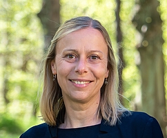 Dr. Anne Fink